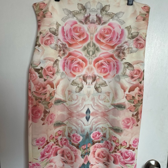 Fashion to Figure Floral Pencil Shirt - Size 2X - Picture 4 of 11